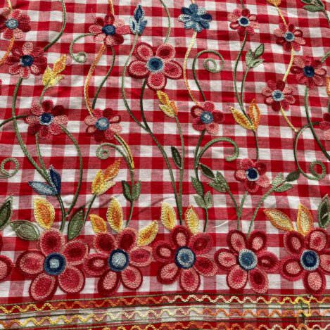 Baumwolle " Blumenwiese", bestickt, Karo, rot, 100% Baumwolle, 165gr/m2