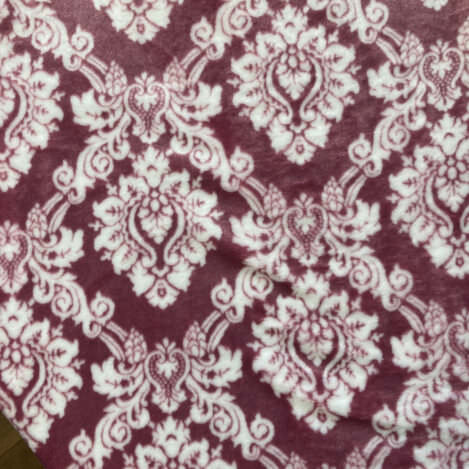 Fleece, "Coral fleece barok", pink, Ranken, Rauten, Lilien, Tapetenmuster