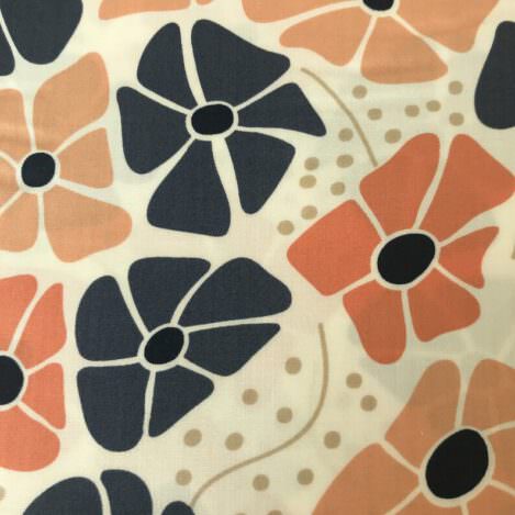 Rayon "Floral Deko" von Cloud 9 . Nichtelastischer Rayon-Stoff für weich fliesende Kleider, Röcke und Hosen.