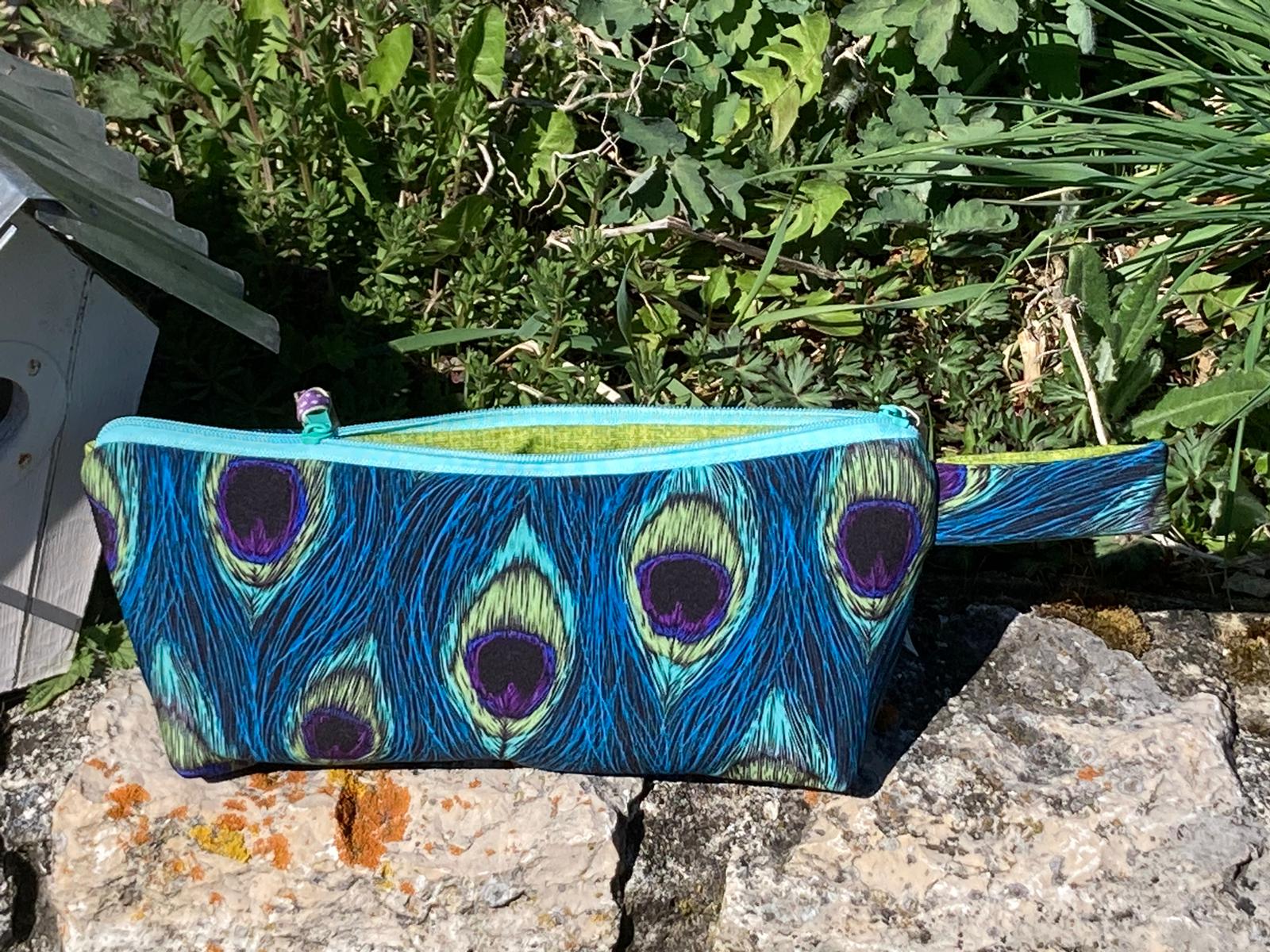 Nasstasche "Pfauenfeder" klein – Bild 2
