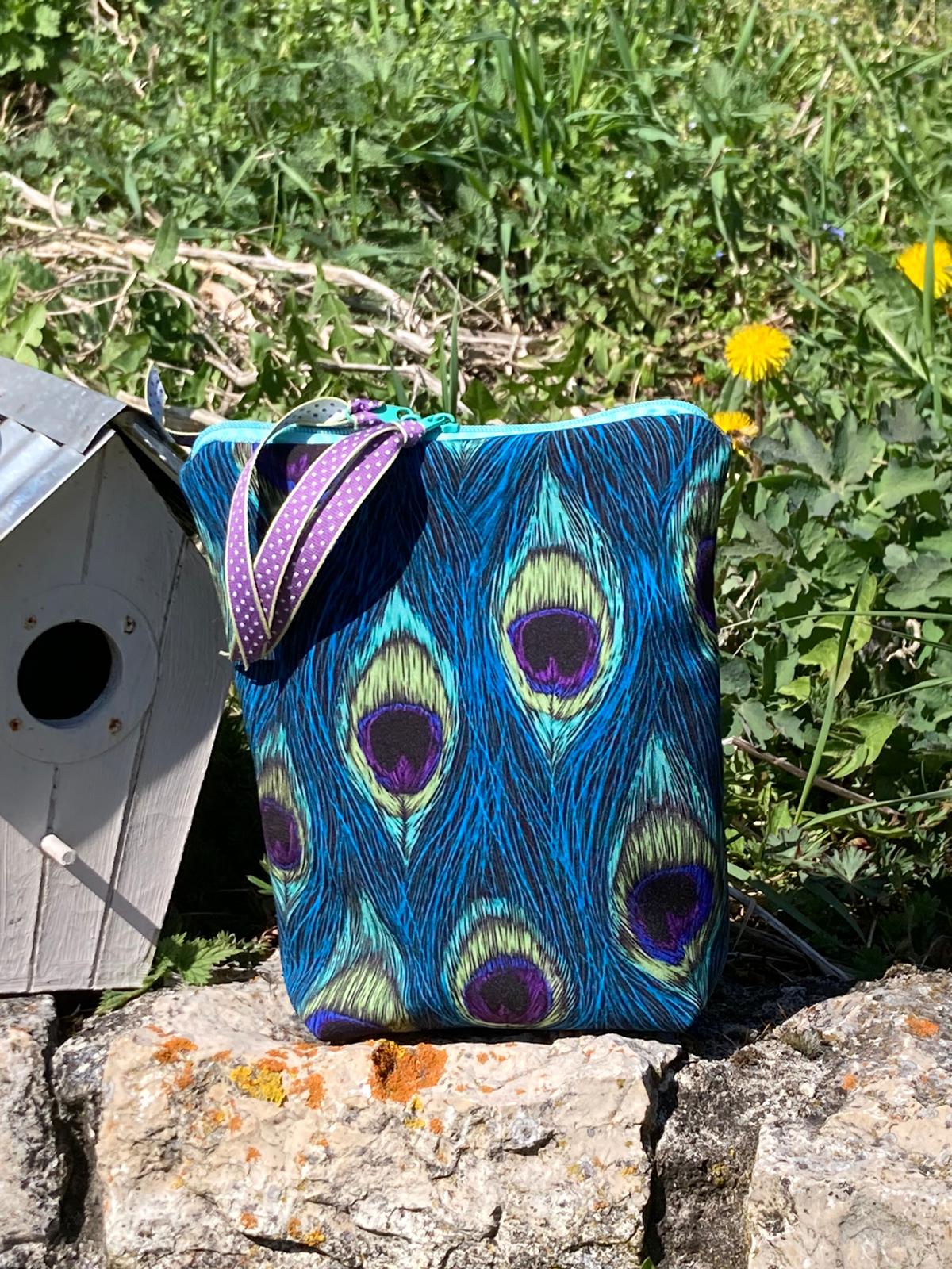 Nasstasche "Pfauenfeder" hoch