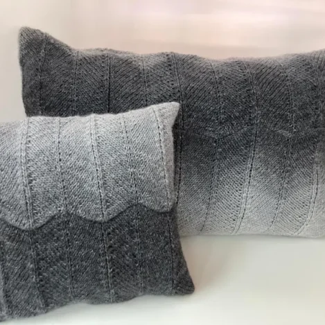 Gestricktes Kissen aus Wolle, Größe 65 x 45 cm