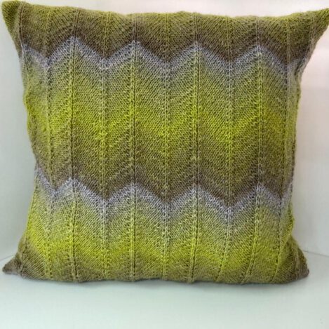 Gestricktes Kissen aus Wolle, Größe 50 x 50 cm