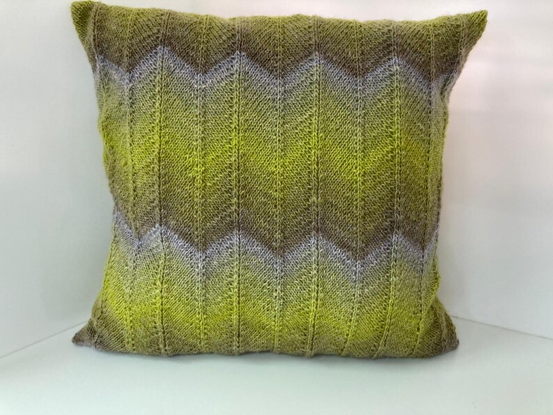 Gestricktes Kissen aus Wolle, Größe 50 x 50 cm