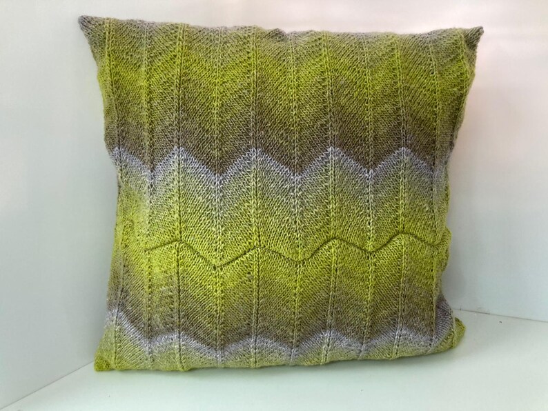 Gestricktes Kissen aus Wolle, Größe 50 x 50 cm – Bild 4